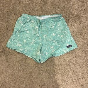 Patagonia women’s extra small shorts NWT